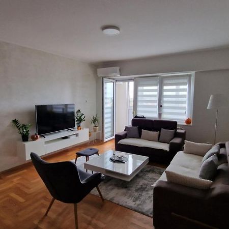 Lux Apartman Ava Kikinda Eksteriør billede