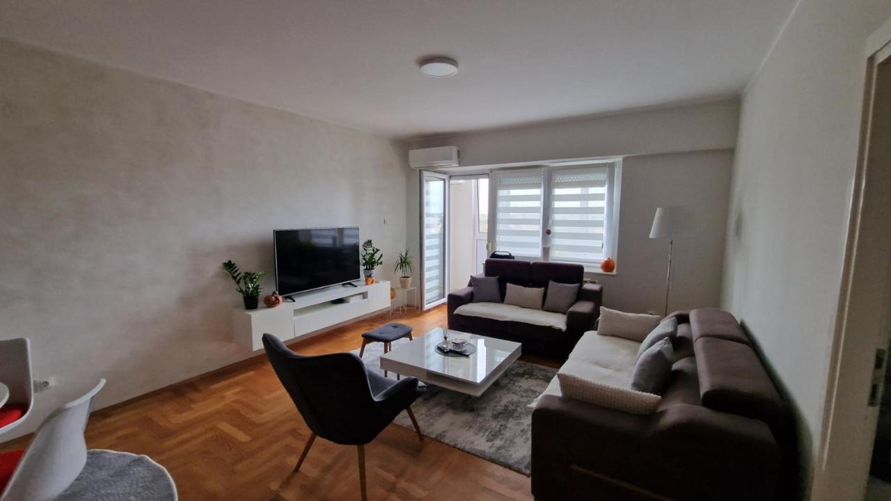 Lux Apartman Ava Kikinda Eksteriør billede