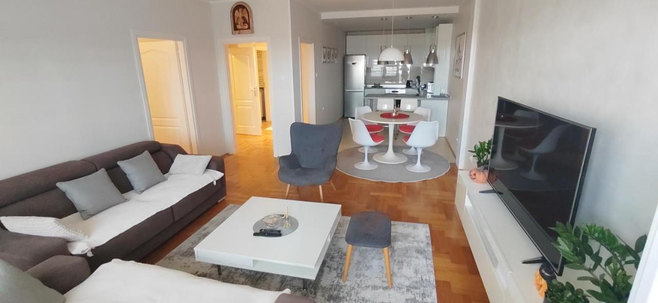 Lux Apartman Ava Kikinda Eksteriør billede